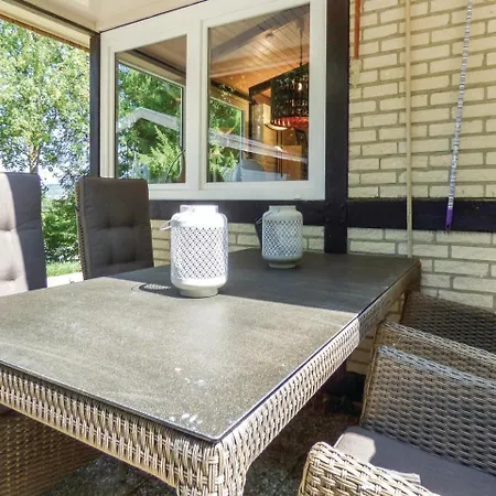 Three-bedroom Holiday In Holiday home