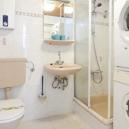 Holiday home Three-bedroom Holiday In